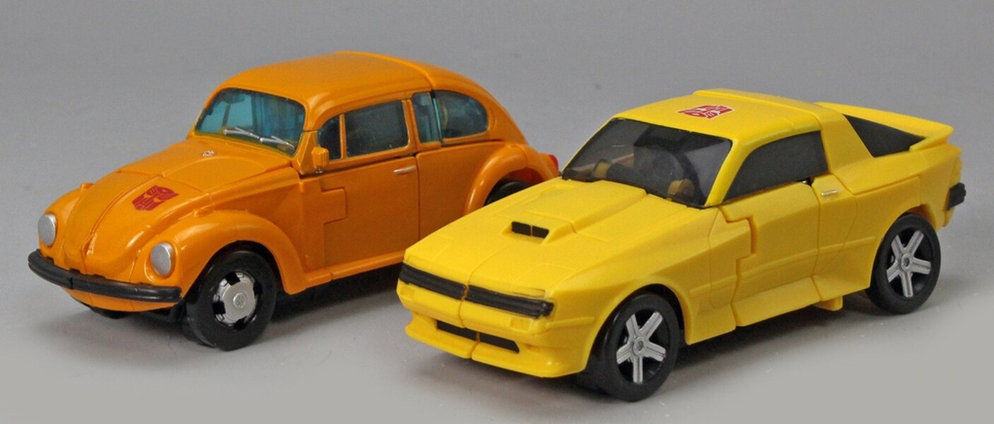 Buzzworthy Bumblebee World's Collide 4 Pack Compared  (6 of 19)